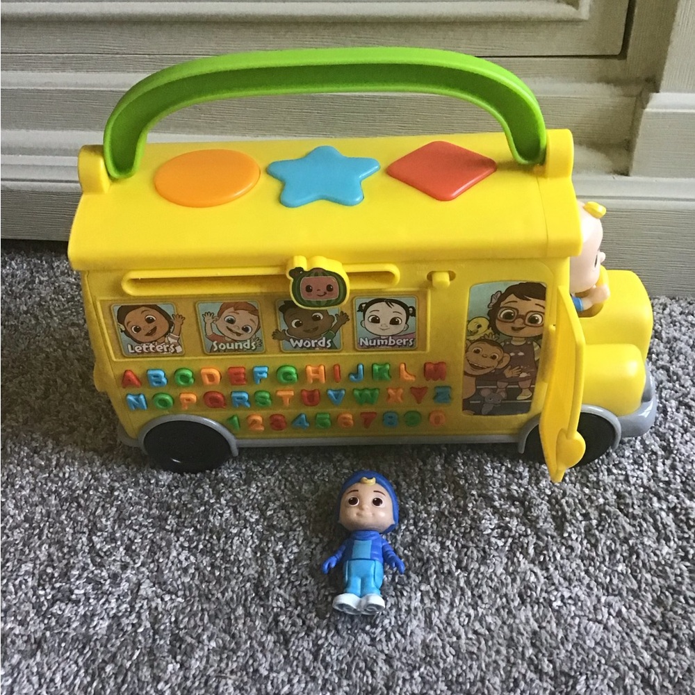 CoComelon musical learning bus, number and letter recognition, phonetics